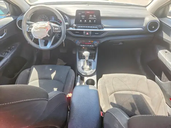 3KPF24AD8KE040365 2019 KIA FORTE - Image 8
