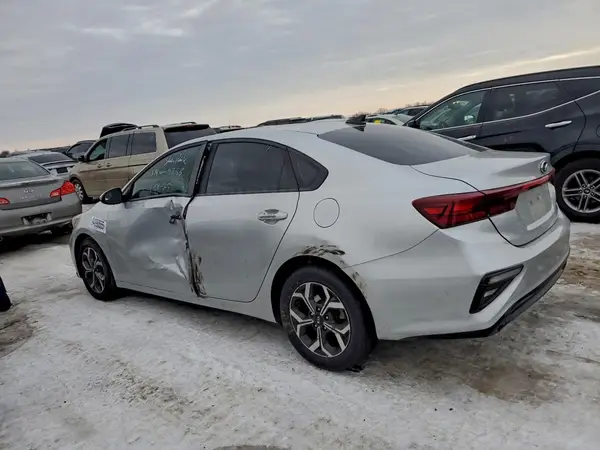 3KPF24AD8KE040687 2019 KIA FORTE - Image 2