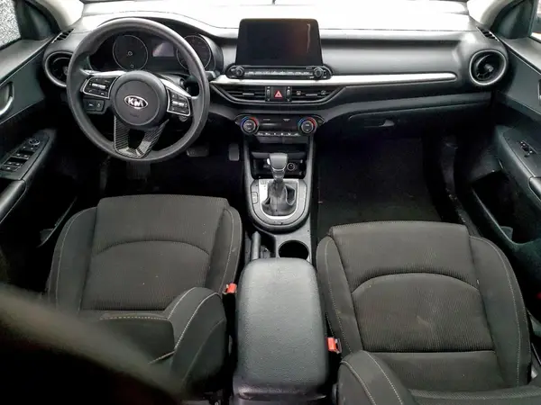 3KPF24AD8KE040687 2019 KIA FORTE - Image 8