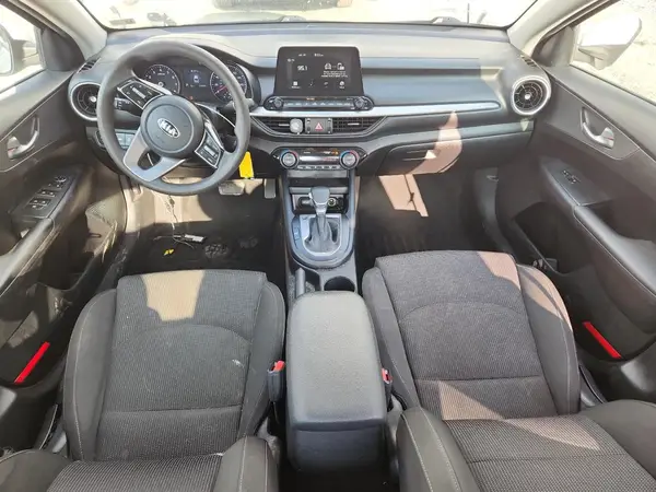 3KPF24AD8KE040835 2019 KIA FORTE - Image 8