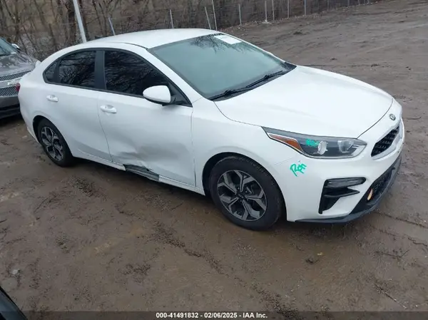 3KPF24AD8KE042696 2019 KIA FORTE - Image 1