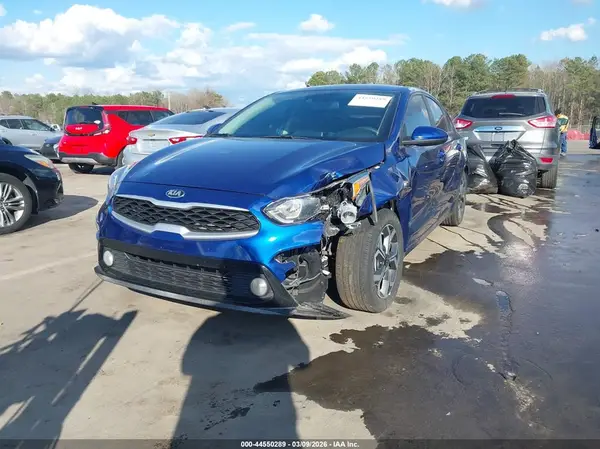 3KPF24AD8KE042827 2019 KIA FORTE - Image 2