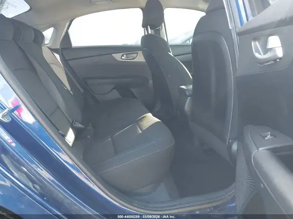 3KPF24AD8KE042827 2019 KIA FORTE - Image 8