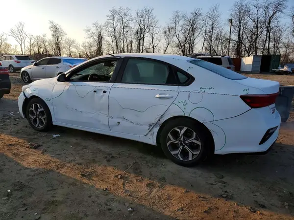3KPF24AD8KE043377 2019 KIA FORTE - Image 2