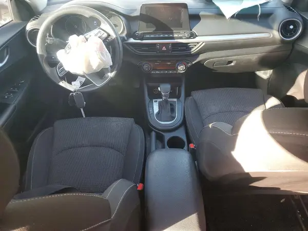 3KPF24AD8KE048580 2019 KIA FORTE - Image 8