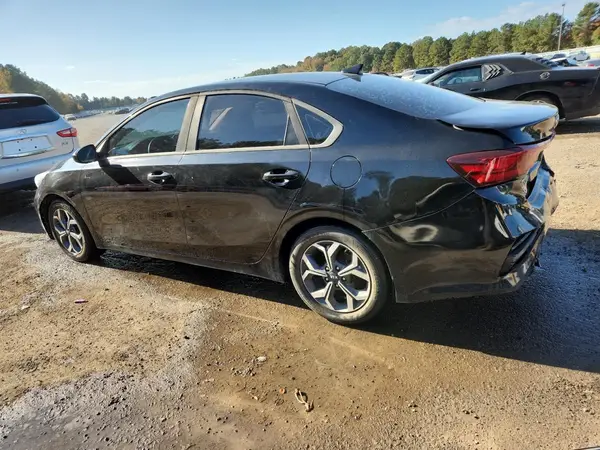 3KPF24AD8KE050068 2019 KIA FORTE - Image 2