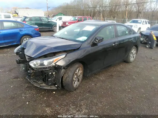 3KPF24AD8KE053567 2019 KIA FORTE - Image 2