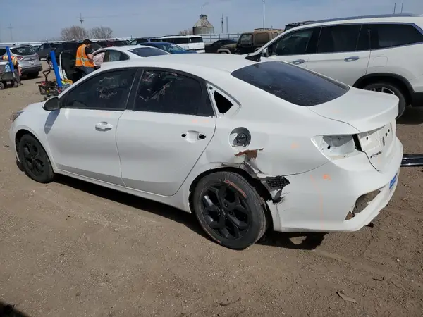 3KPF24AD8KE055450 2019 KIA FORTE - Image 2