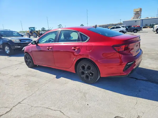 3KPF24AD8KE056078 2019 KIA FORTE - Image 2