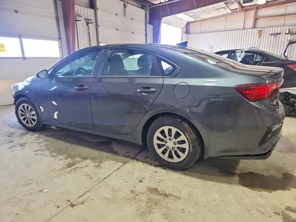 3KPF24AD8KE057490 2019 KIA FORTE - Image 2