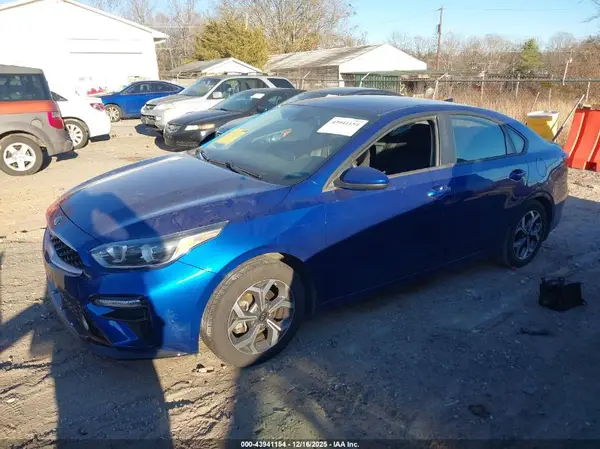 3KPF24AD8KE058168 2019 KIA FORTE - Image 2