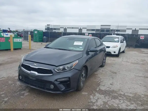 3KPF24AD8KE059403 2019 KIA FORTE - Image 2