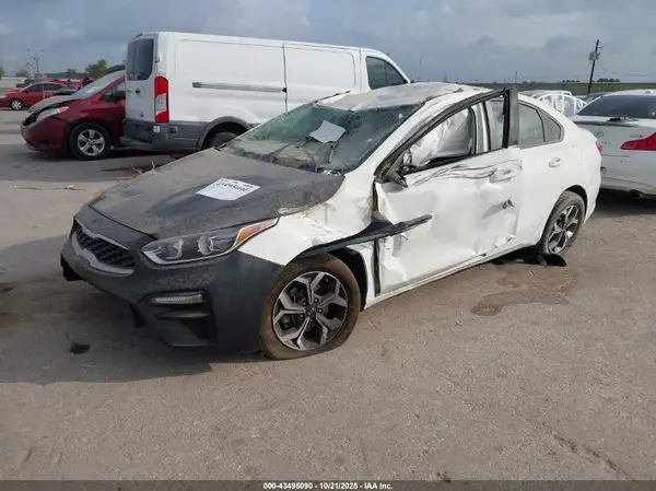 3KPF24AD8KE068148 2019 KIA FORTE - Image 2