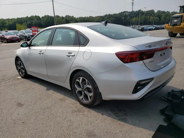 3KPF24AD8KE068506 2019 KIA FORTE - Image 2