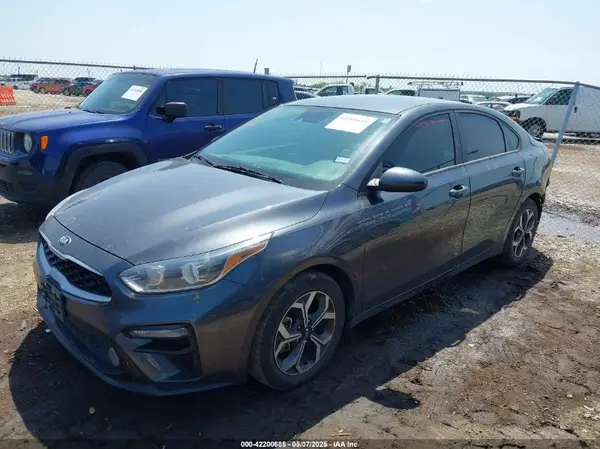 3KPF24AD8KE069591 2019 KIA FORTE - Image 2
