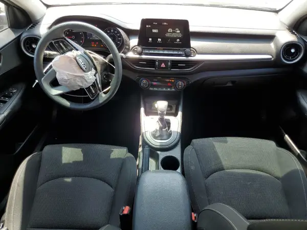 3KPF24AD8KE070367 2019 KIA FORTE - Image 8