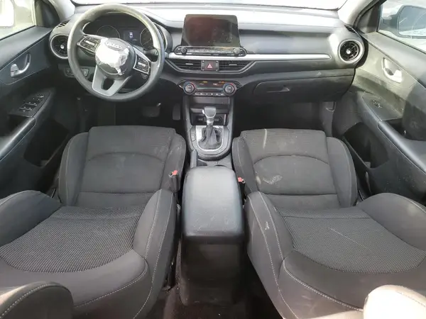 3KPF24AD8KE070546 2019 KIA FORTE - Image 8