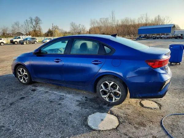 3KPF24AD8KE072510 2019 KIA FORTE - Image 2