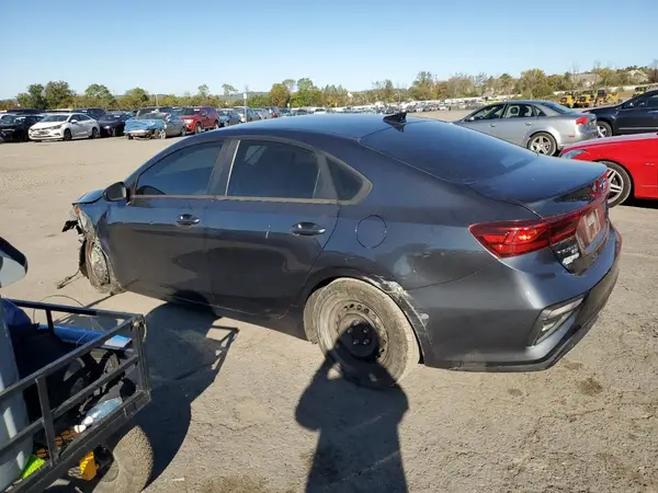 3KPF24AD8KE073236 2019 KIA FORTE - Image 2