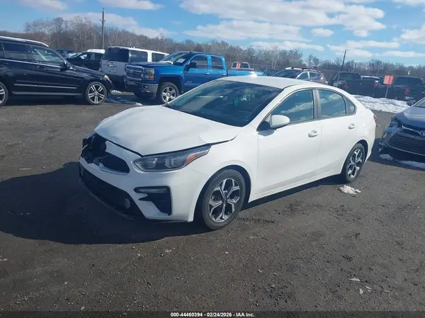 3KPF24AD8KE073804 2019 KIA FORTE - Image 2