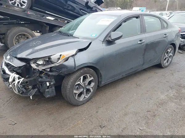 3KPF24AD8KE074774 2019 KIA FORTE - Image 2