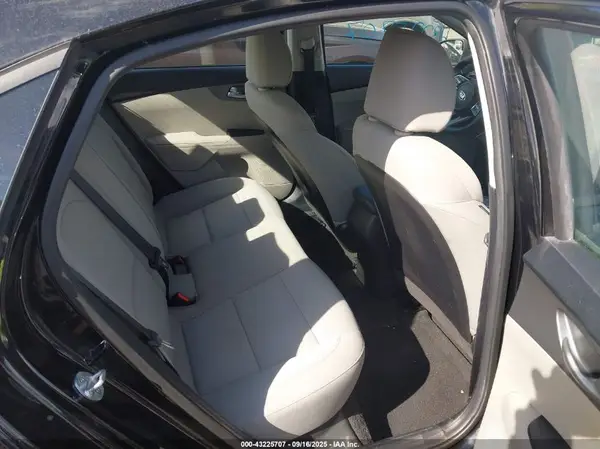 3KPF24AD8KE075407 2019 KIA FORTE - Image 8