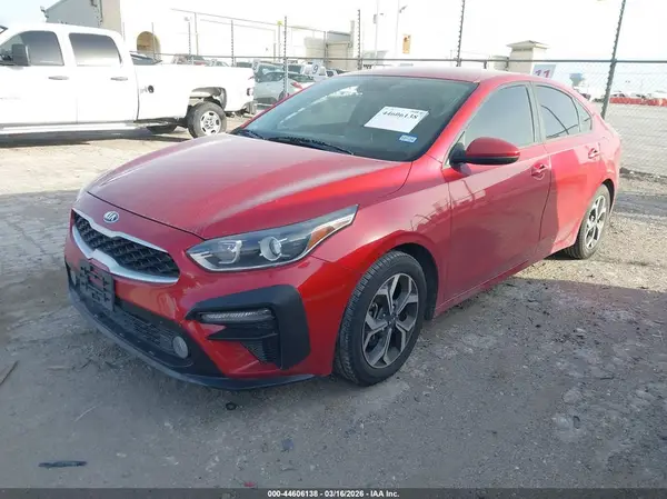 3KPF24AD8KE076895 2019 KIA FORTE - Image 2