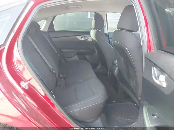 3KPF24AD8KE076895 2019 KIA FORTE - Image 8