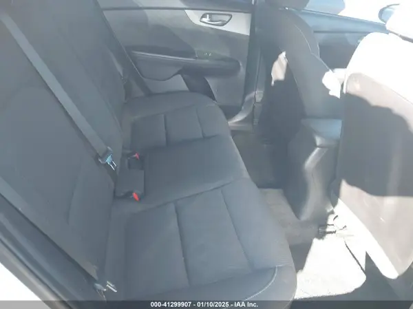 3KPF24AD8KE077223 2019 KIA FORTE - Image 8