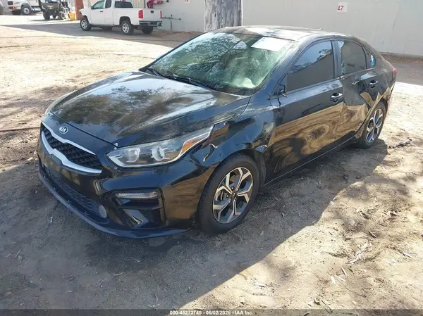 3KPF24AD8KE077805 2019 KIA FORTE - Image 2