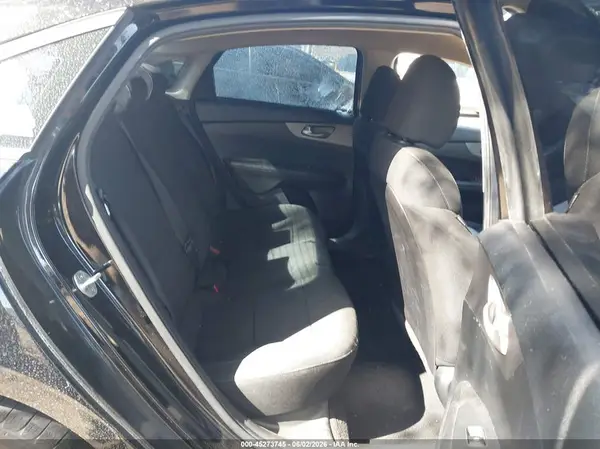 3KPF24AD8KE077805 2019 KIA FORTE - Image 8