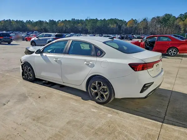 3KPF24AD8KE078923 2019 KIA FORTE - Image 2