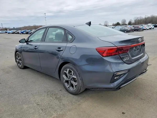 3KPF24AD8KE079618 2019 KIA FORTE - Image 2