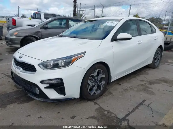 3KPF24AD8KE080266 2019 KIA FORTE - Image 2