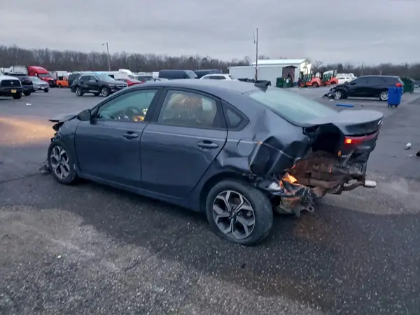 3KPF24AD8KE080882 2019 KIA FORTE - Image 2