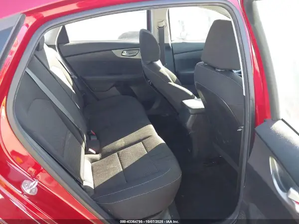 3KPF24AD8KE081756 2019 KIA FORTE - Image 8