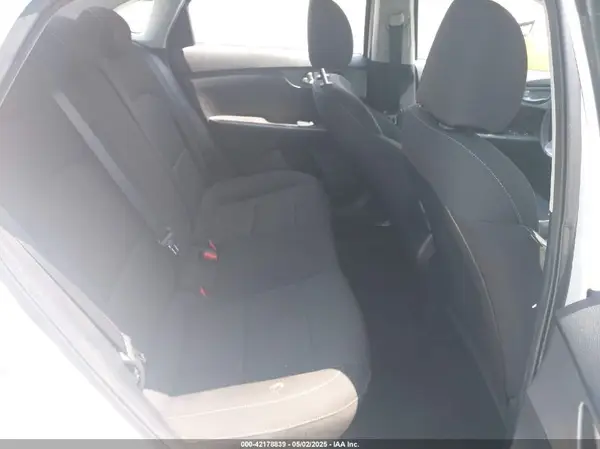 3KPF24AD8KE083510 2019 KIA FORTE - Image 8