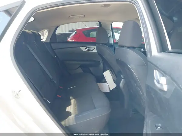3KPF24AD8KE083622 2019 KIA FORTE - Image 8