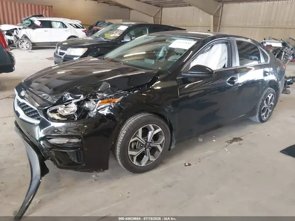 3KPF24AD8KE085810 2019 KIA FORTE - Image 2