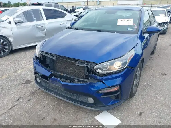 3KPF24AD8KE086486 2019 KIA FORTE - Image 2