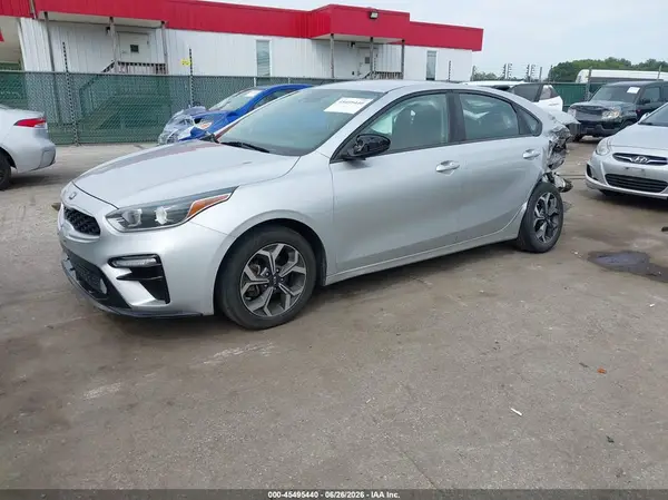 3KPF24AD8KE086620 2019 KIA FORTE - Image 2