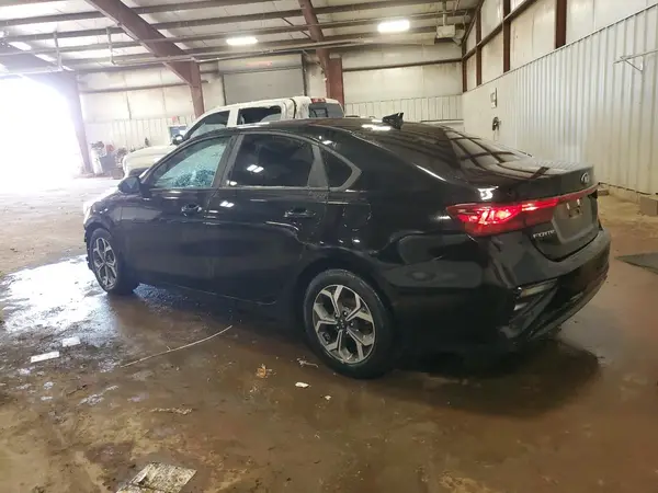 3KPF24AD8KE088755 2019 KIA FORTE - Image 2