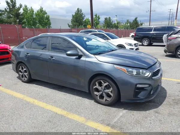 3KPF24AD8KE090330 2019 KIA FORTE - Image 1