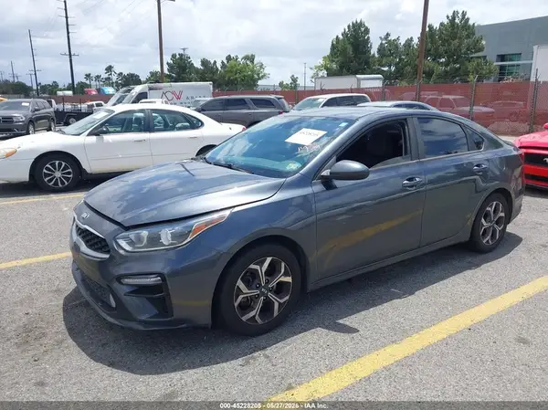 3KPF24AD8KE090330 2019 KIA FORTE - Image 2
