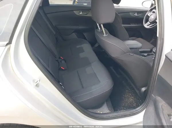 3KPF24AD8KE090652 2019 KIA FORTE - Image 8
