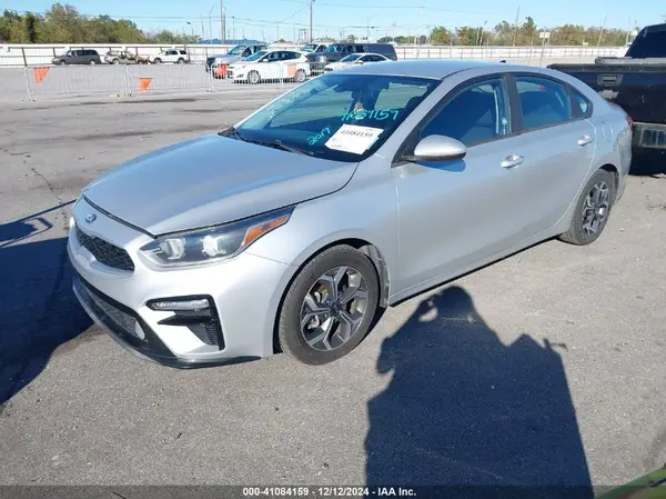3KPF24AD8KE090747 2019 KIA FORTE - Image 2