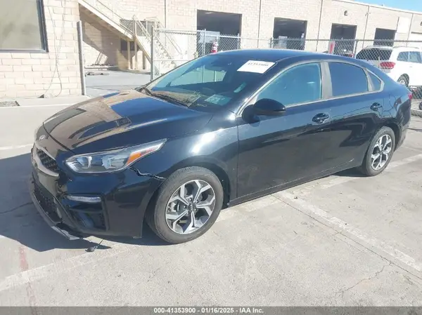 3KPF24AD8KE091610 2019 KIA FORTE - Image 2