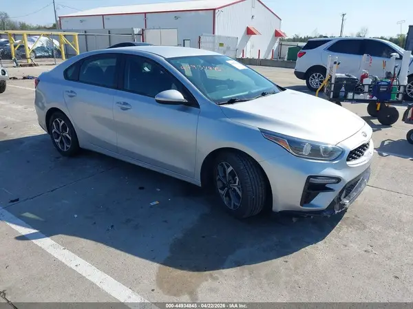 3KPF24AD8KE091879 2019 KIA FORTE - Image 1