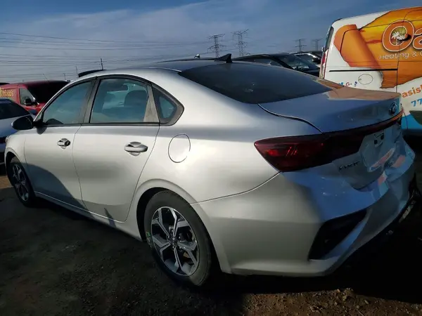 3KPF24AD8KE092305 2019 KIA FORTE - Image 2