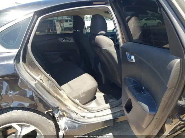 3KPF24AD8KE092854 2019 KIA FORTE - Image 8